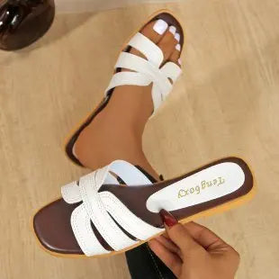 2025 Summer New Women's Slippers, Women's Simple Round Head Flat Sandals, Fashion and Versatile, Open toed Slippers for Women - footmaxldn