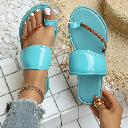 Footmaxldn Women's Flat Slip-On Sandals — Lightweight Beach & Casual Slides