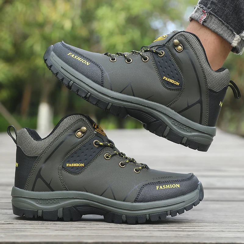 Footmax Retro Men's Hiking Boots Size 39-46 - Waterproof Anti-Slip Work Shoes