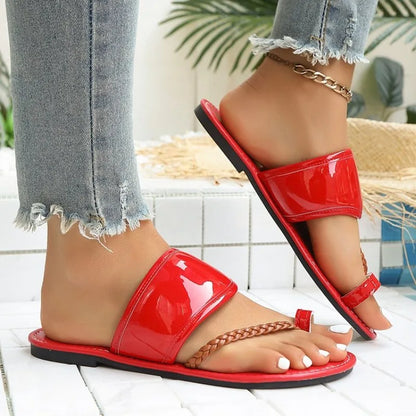 Footmaxldn Women's Flat Slip-On Sandals — Lightweight Beach & Casual Slides