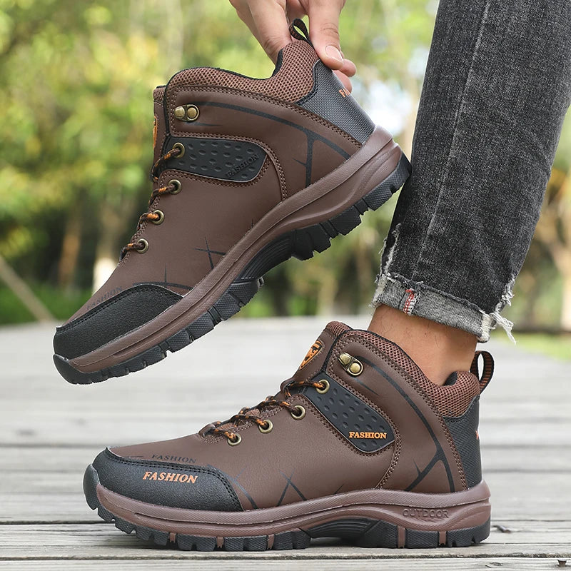 Footmax Retro Men's Hiking Boots Size 39-46 - Waterproof Anti-Slip Work Shoes