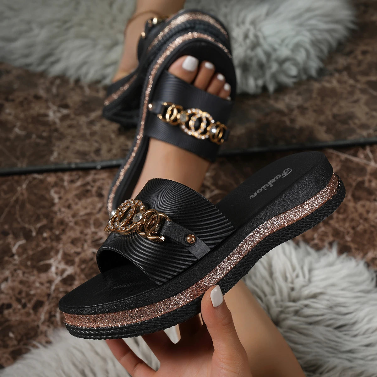 Cross-Border Flip-Flops for Women, Summer New Fashion Slippers with Ring Chain and Rhinestones, Suitable for Home and Outdoor Wear, Beach Party Casual Slippers - footmaxldn