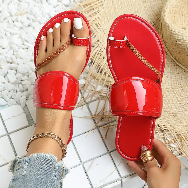 Footmaxldn Women's Flat Slip-On Sandals — Lightweight Beach & Casual Slides
