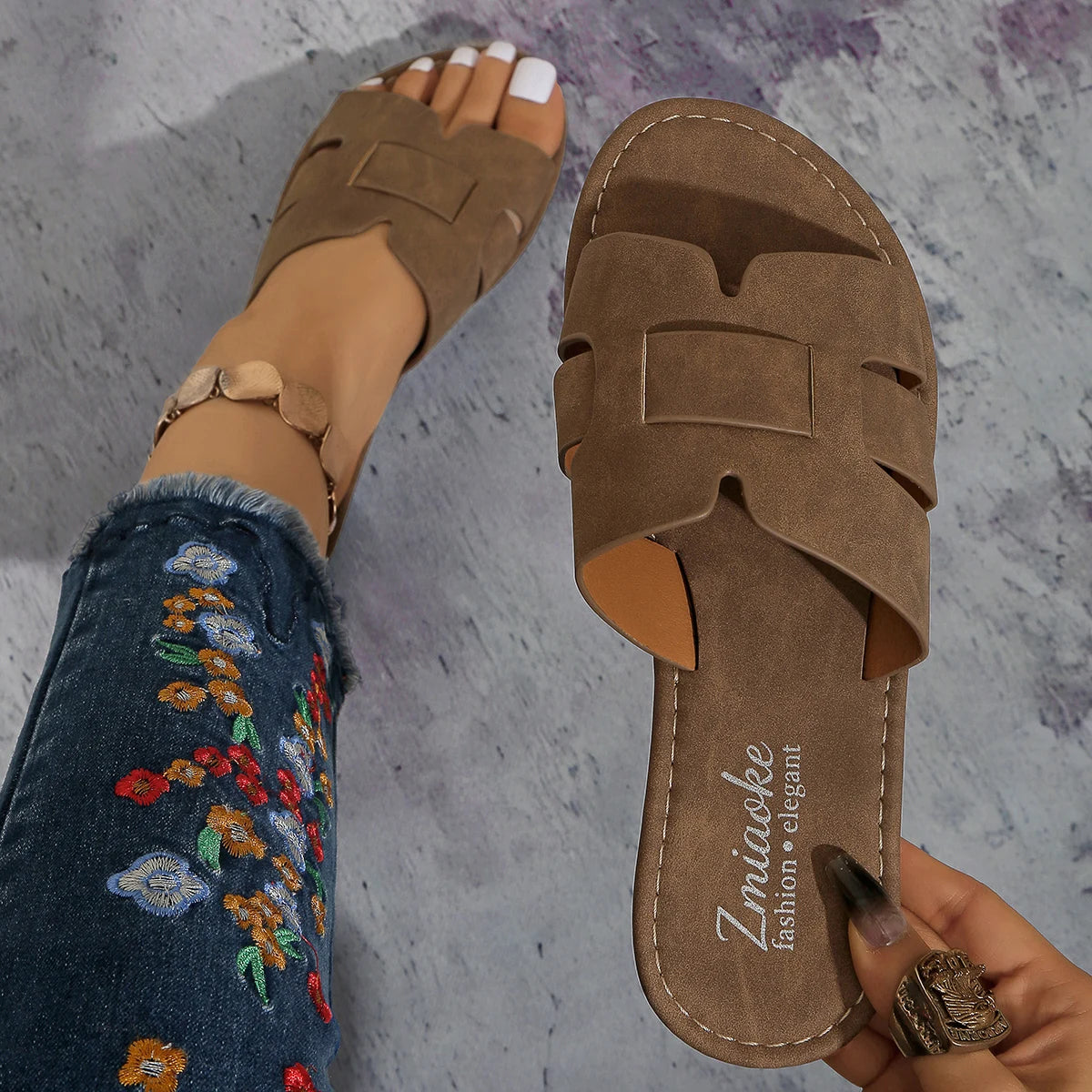 Footmaxldn Women's Flat Slide Sandals | Slip-On Summer Shoes in Black, Brown & Beige